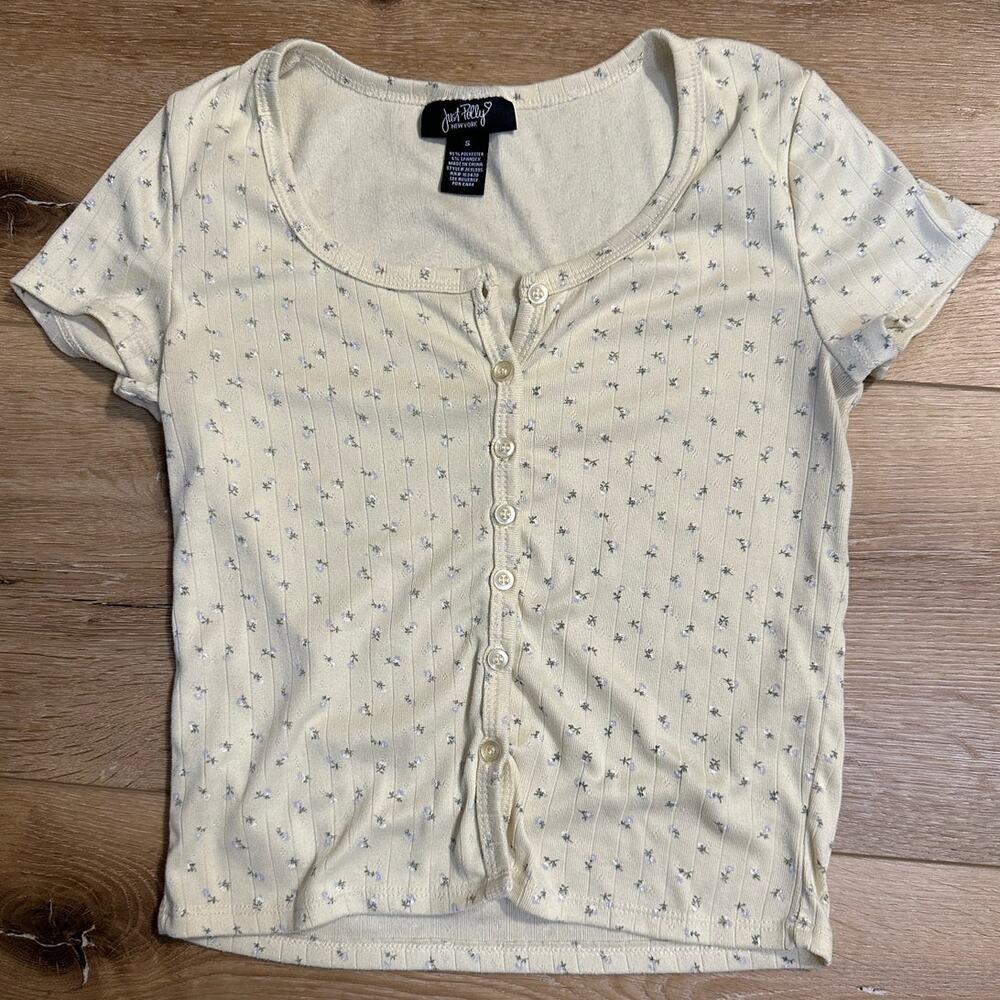 Just Polly New York S cream floral ribbed button front baby tee cottagecore